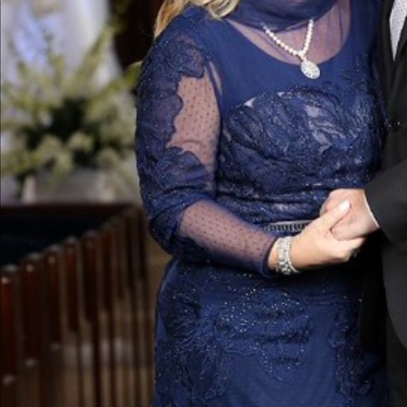 Gown with detached scarf , gorgeous color, lace over mesh - Picture 1 of 8